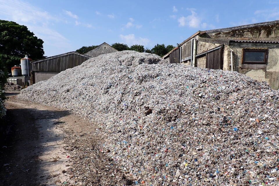 Agência de Ambiente fecha o site de resíduos ilegais de Yorkshire
