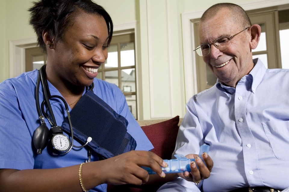 Imagem relacionada à notícia: O PM lança uma nova era para o NHS com cuidados mais fáceis nos bairros