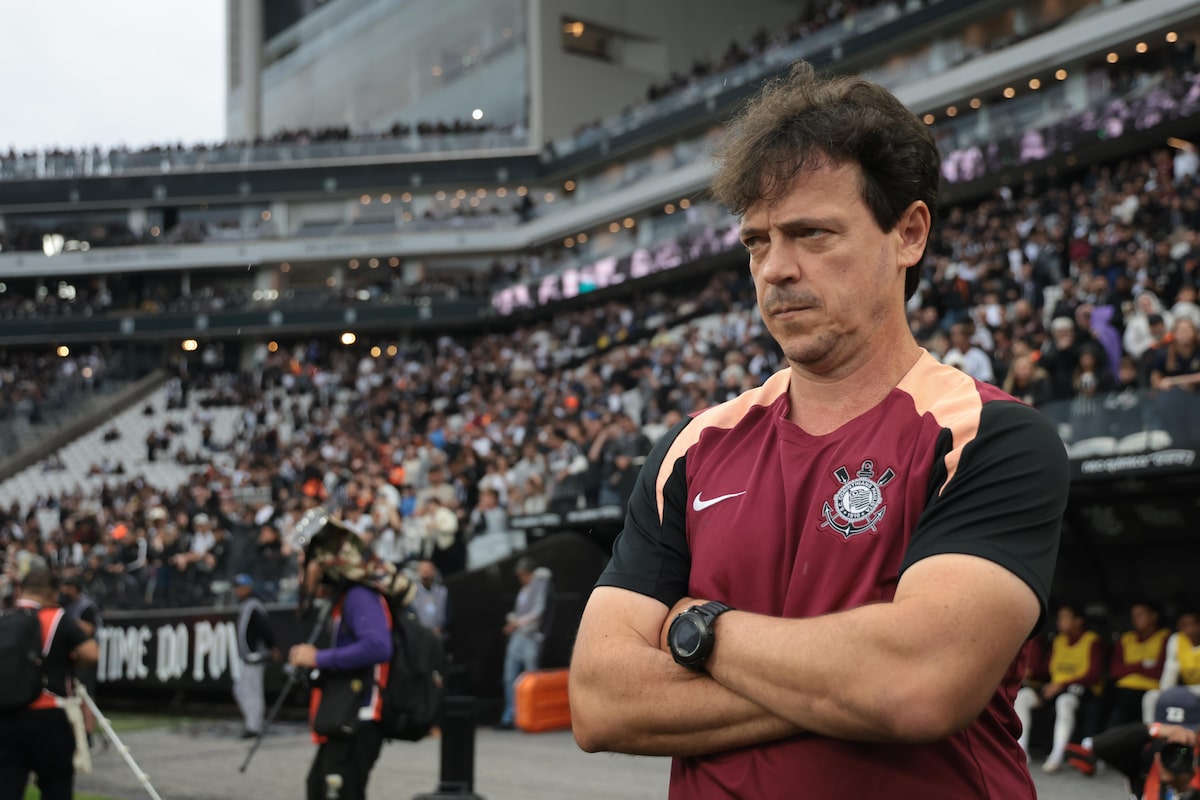 Jejum e aproveitamento do Corinthians atingem ponto de ruptura que causou últimas quedas de Diniz