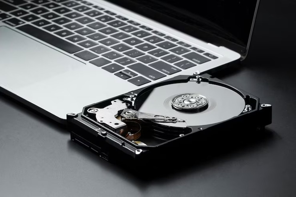 Opções para aumentar o armazenamento do notebook possuem capacidade que vai de 500 GB a até 2 TB — Foto: Divulgação/Freepik