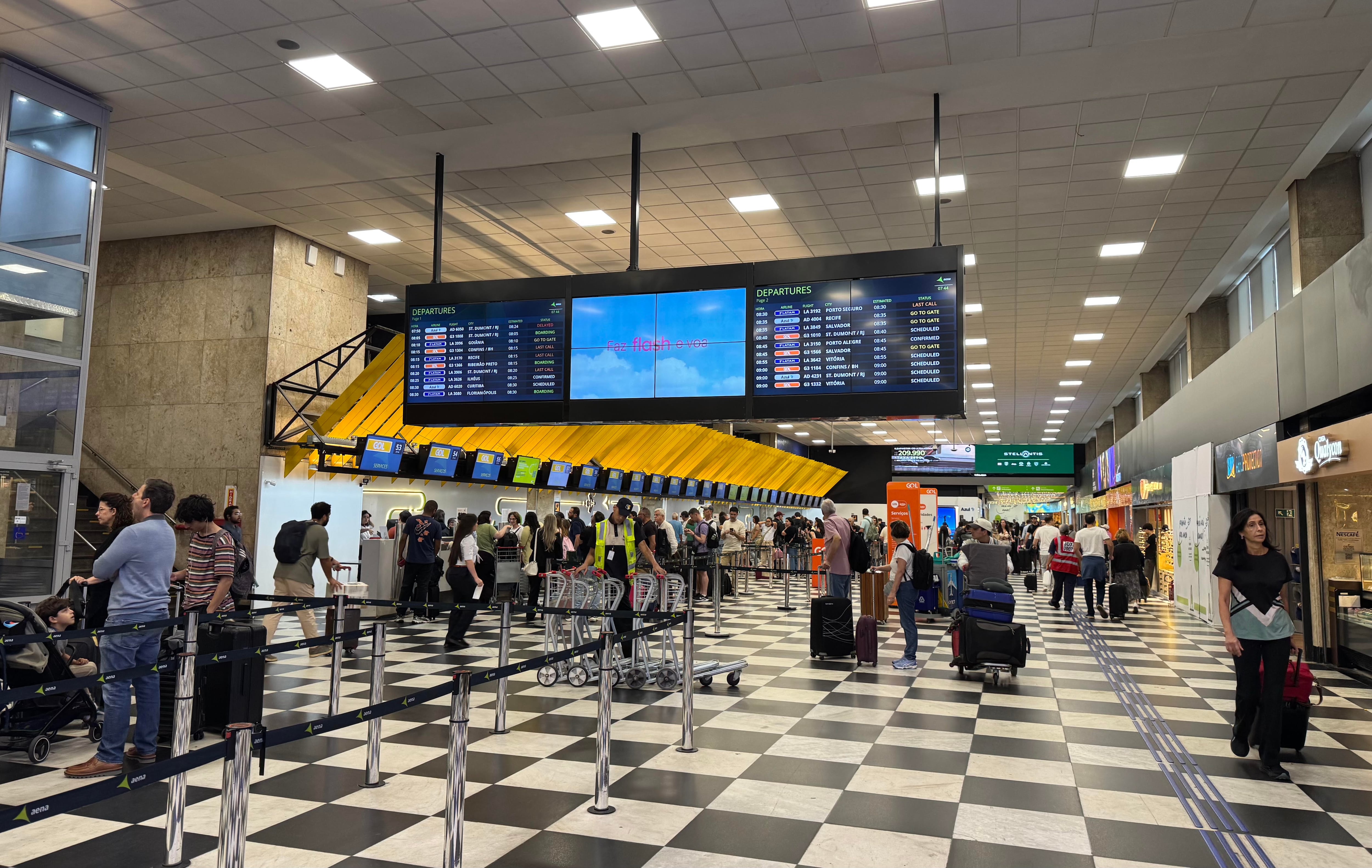 Recorde de passageiros mostra avanço da aviação, mas expõe desafio de ampliar conexão