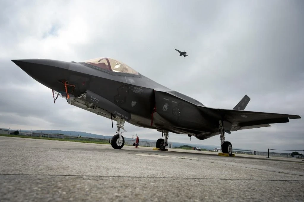 A ameaça israelense obriga o exército libanês a abandonar novo posto próximo de Deir Mimas