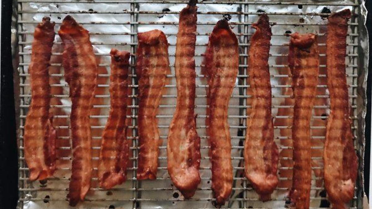 Depois de uma única porção de bacon no air fryer, parei de usar minha frigideira