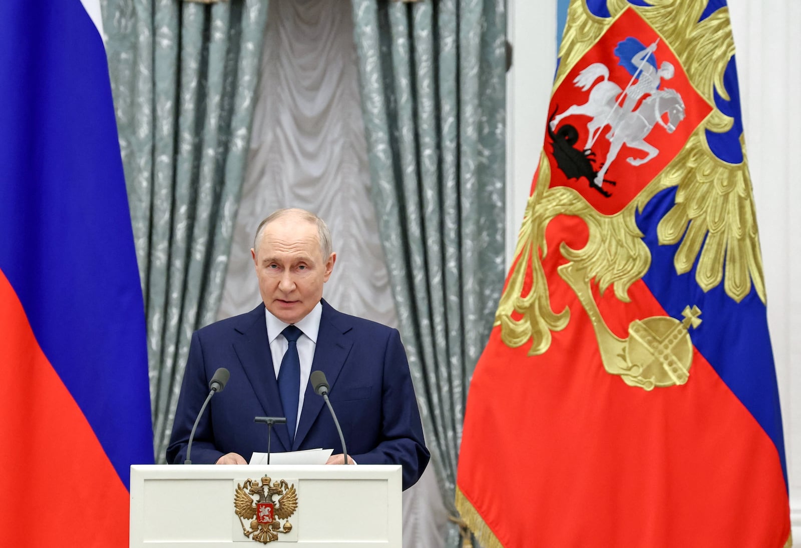Sistema de votação sofreu um ataque intenso durante a noite putnik/Alexander Kazakov/Pool via Reuters