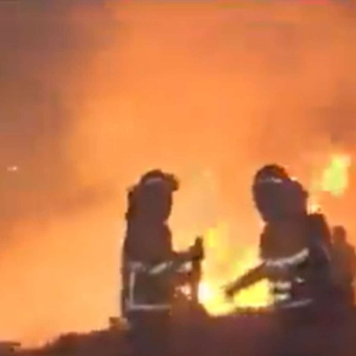 Incêndio florestal atinge capital do Equador e consome 200 hectares; veja vídeo
