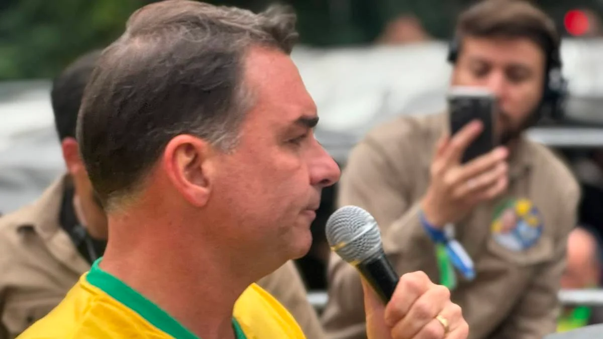 Flávio acusa Dino de usar inquérito das emendas para interferir em eleições