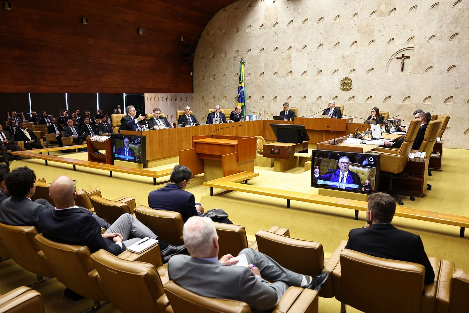 Plenário do STF em sessão extraordinária desta terça-feira, 5