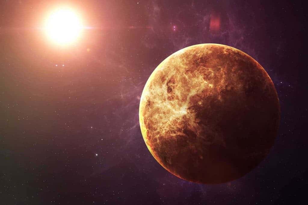 Vênus visto do espaço, com o Sol ao fundo