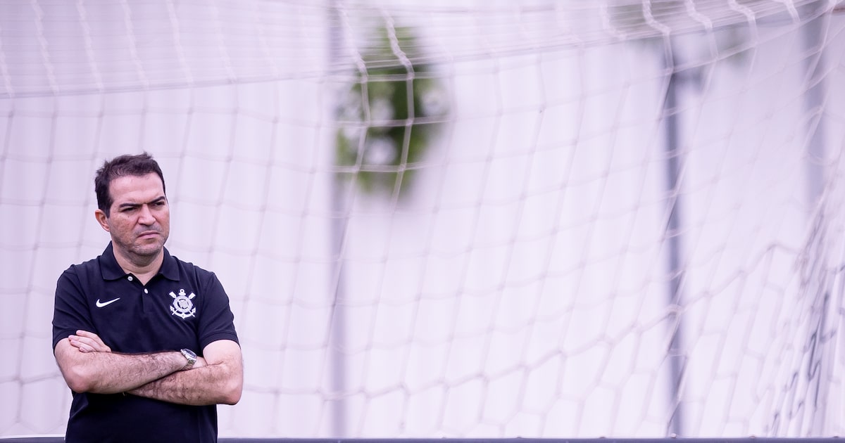 Marcelo Paz banca trabalho de Fernando Diniz e defende Memphis: ‘Só perde quem vai bater’