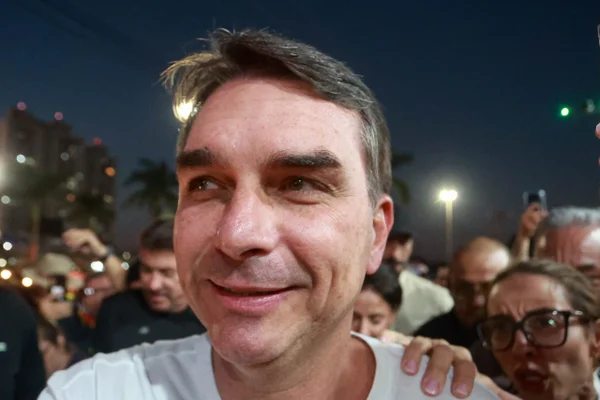 Flávio nega ter autorizado ação de aliado contra reajuste do Bolsa Família - destaque galeria