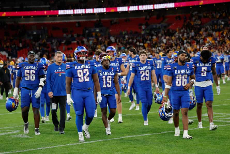 'Está prestes a ir para o mundo': futebol americano universitário americano faz estrondo no Wembley – um ensaio fotográfico