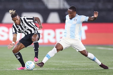 Danilo faz dois e garante vitória do Botafogo sobre Grêmio de Felipão e Renato sob olhar de Tite