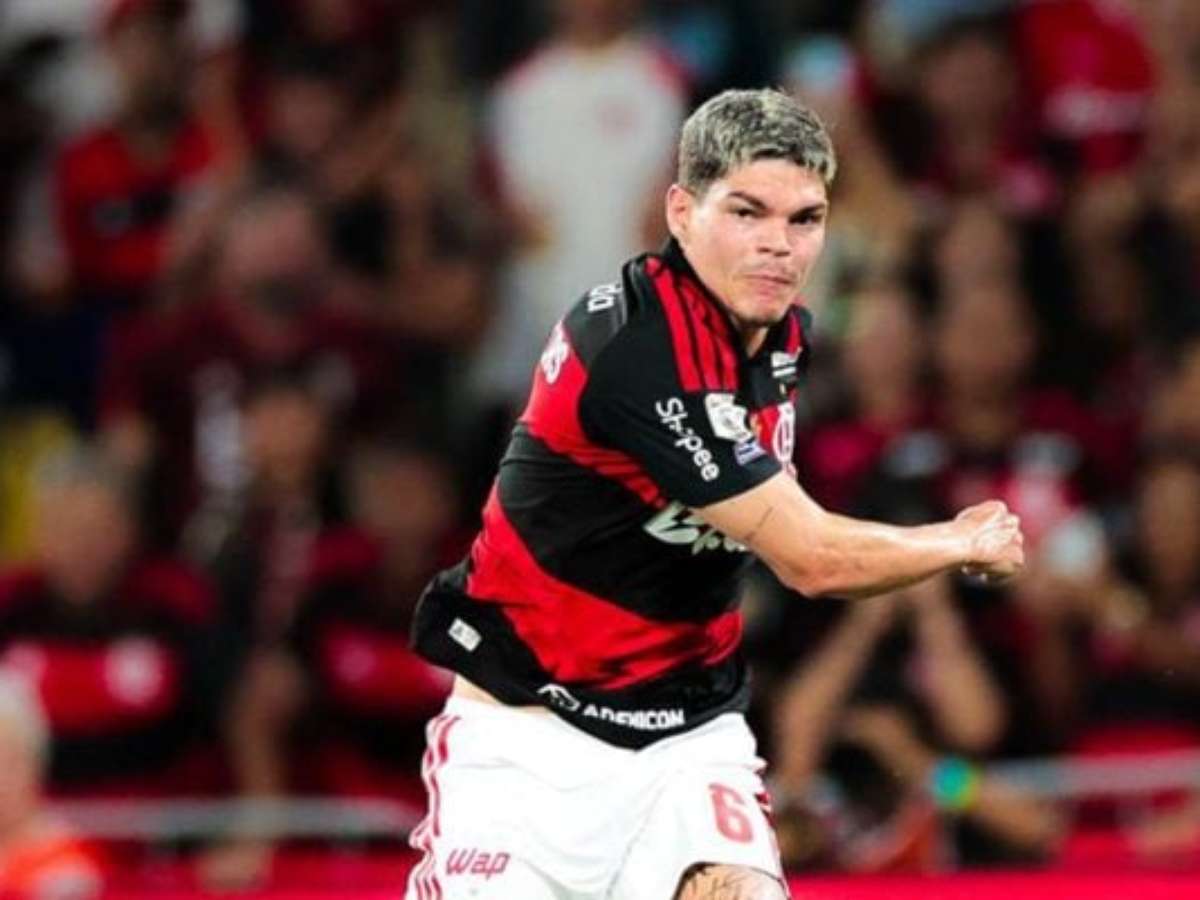 Ayrton Lucas, do Flamengo, sofre lesão muscular na coxa