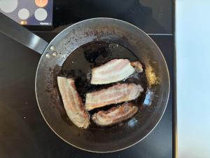 Depois de uma única porção de bacon no air fryer, parei de usar minha frigideira
