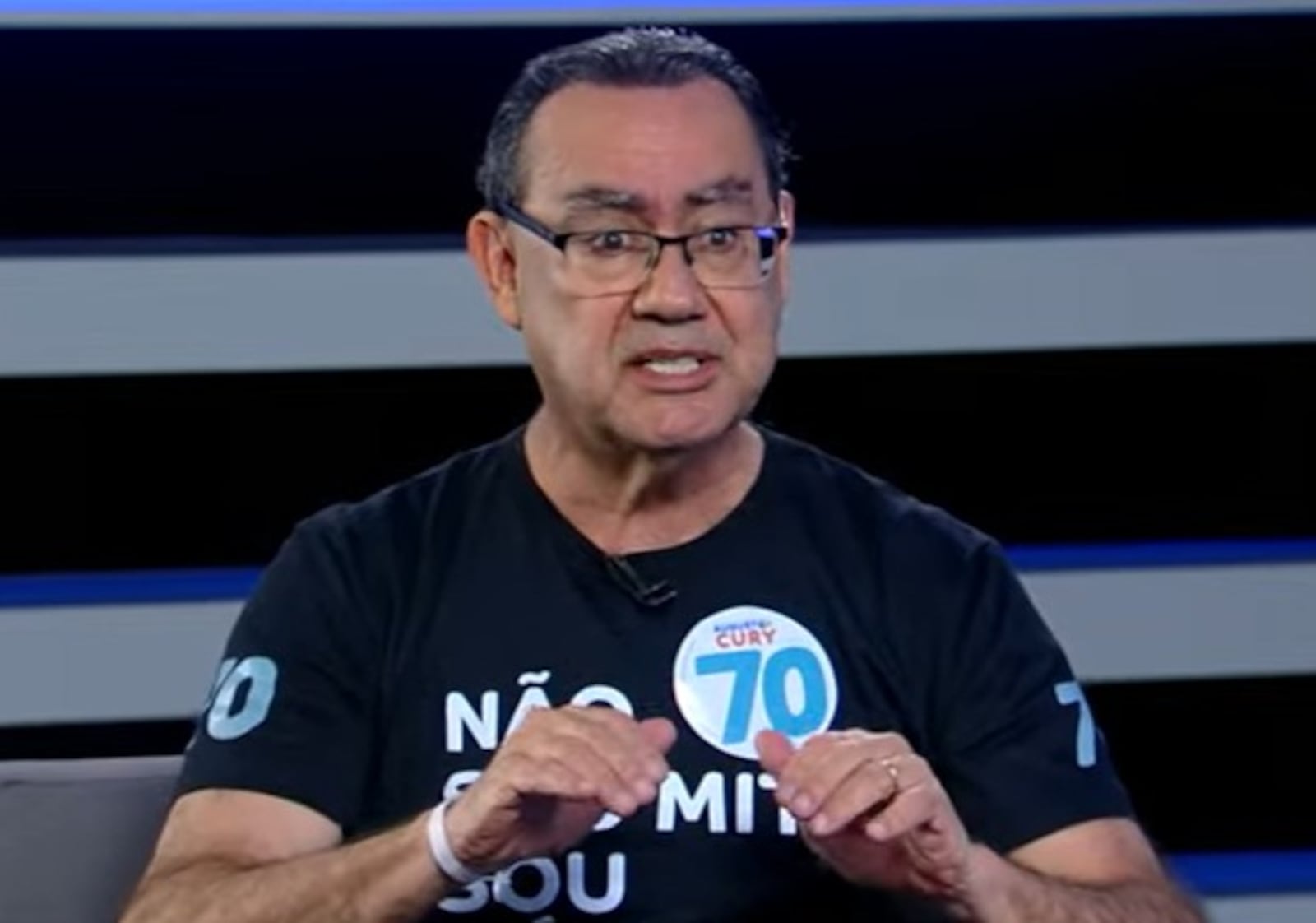 Candidato defende continuidade da medida nas escolas Reproduçã RECORD- 19.09.2026