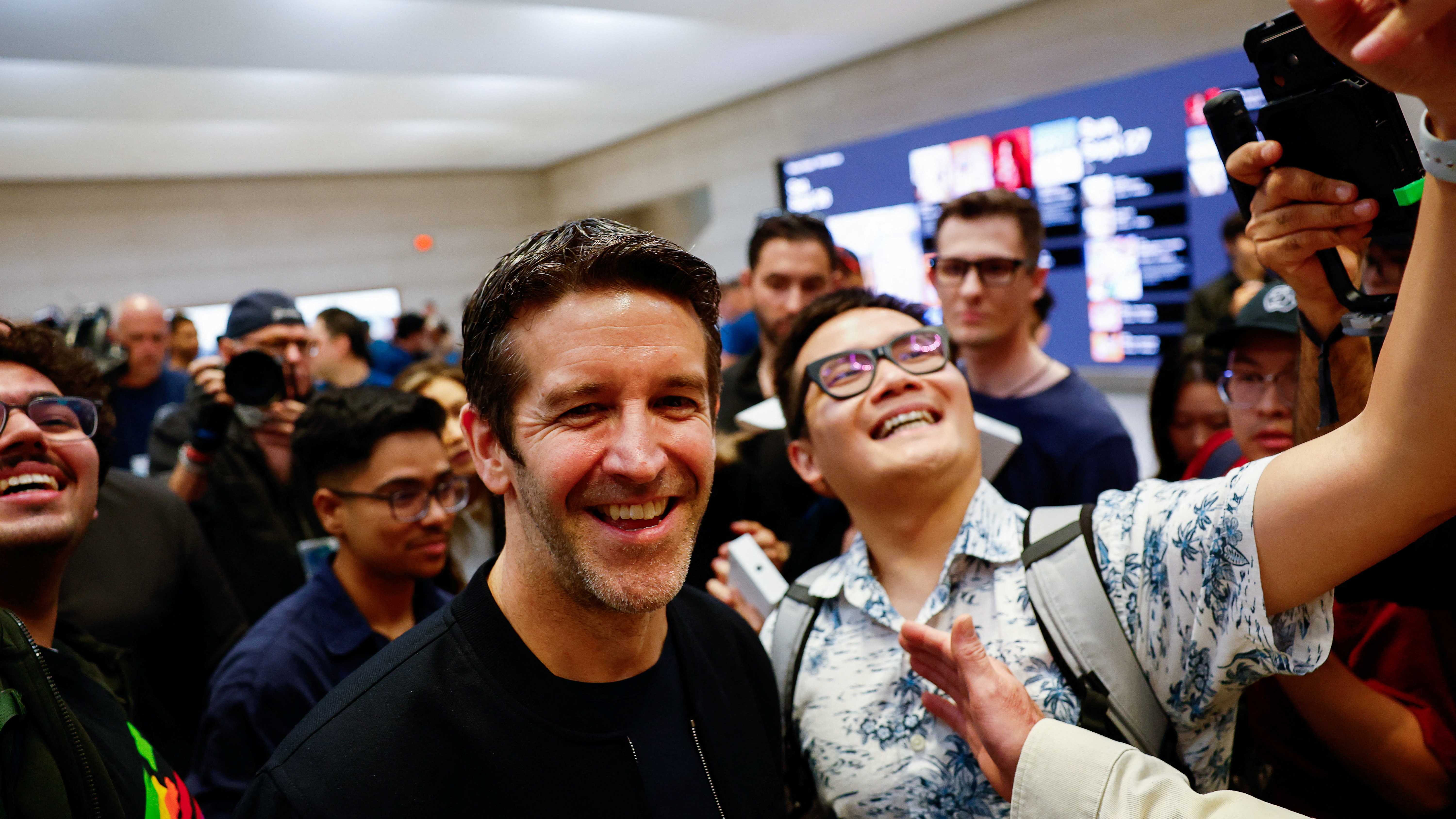 A linha iPhone 18 Pro da Apple chega às lojas com um aumento de preço de US$ 100 no meio de uma escassez de memória e pressão por IA.