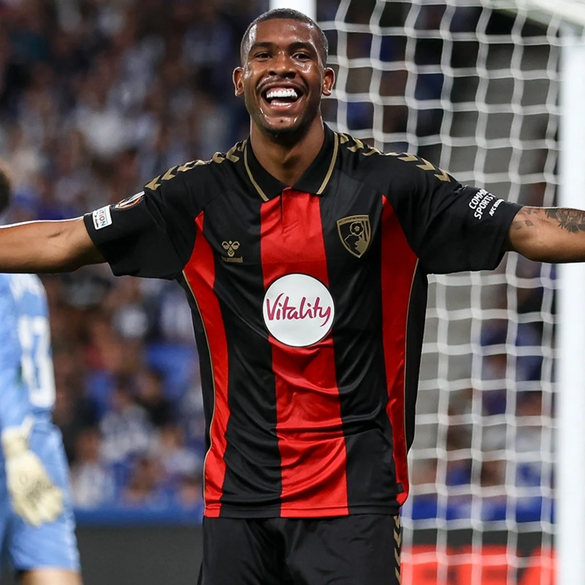 Bournemouth estreia em competições europeias com vitória e gol de Rayan