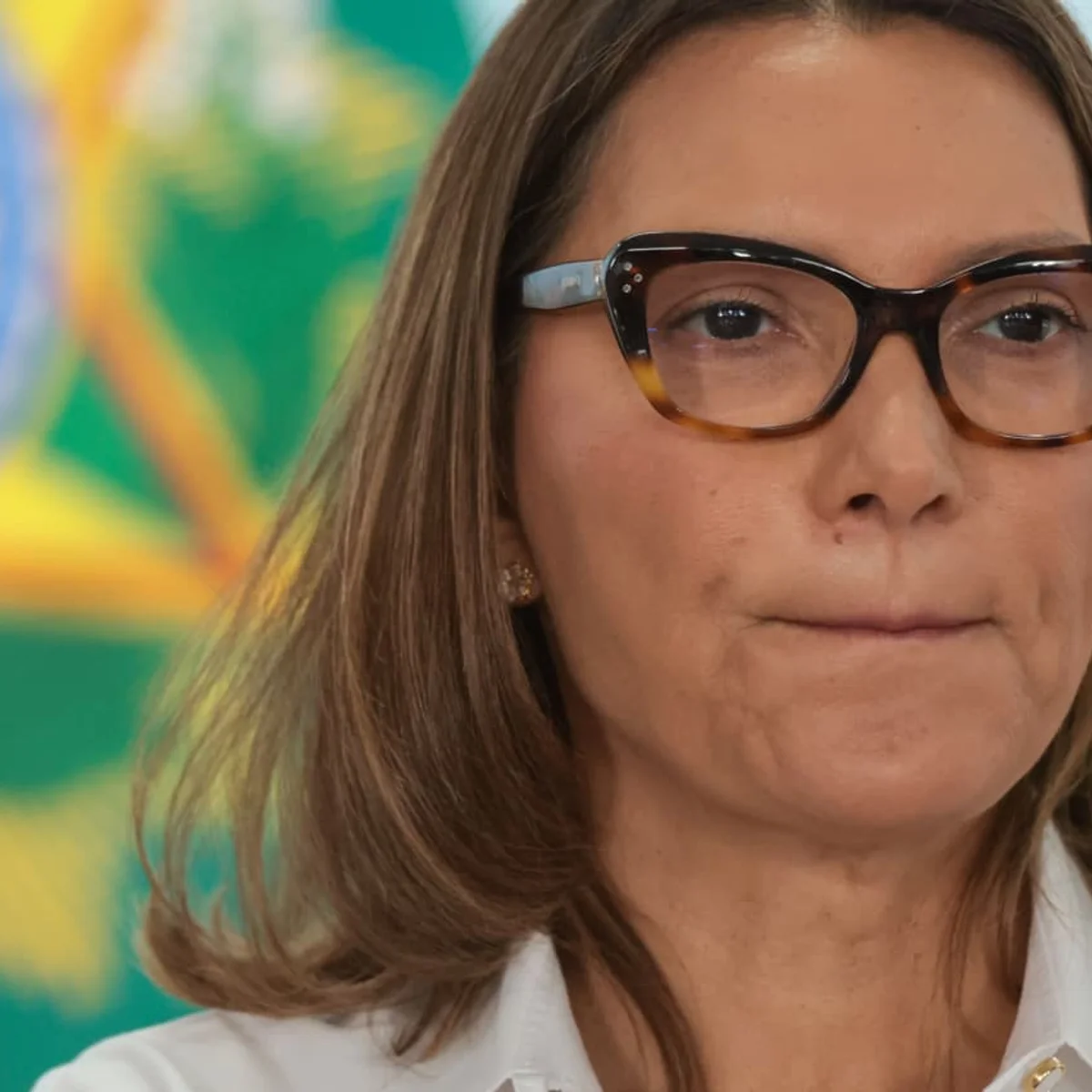 Janja critica bolsonarismo e afirma: “Não vamos voltar para as trevas”