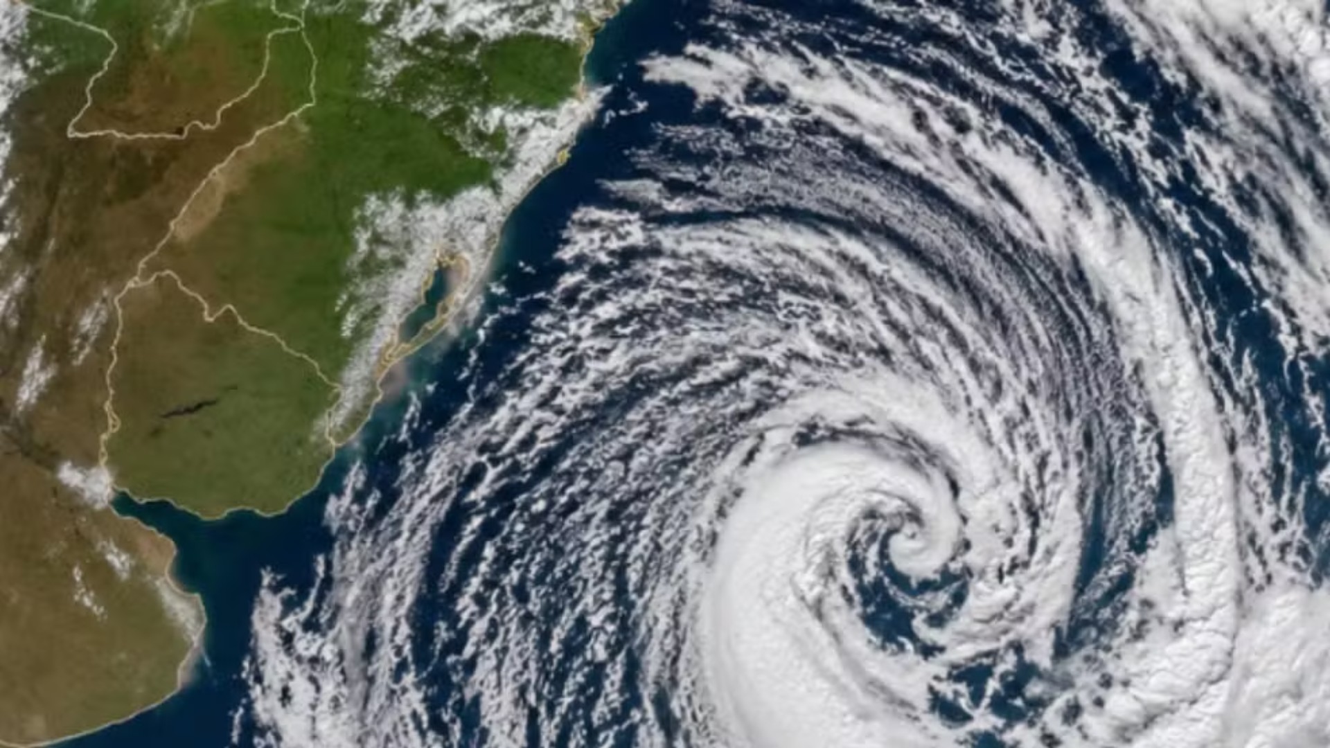 Último ciclone do inverno pode provocar tempestades com ventos de até 100 km/h no Paraná; veja a previsão do tempo