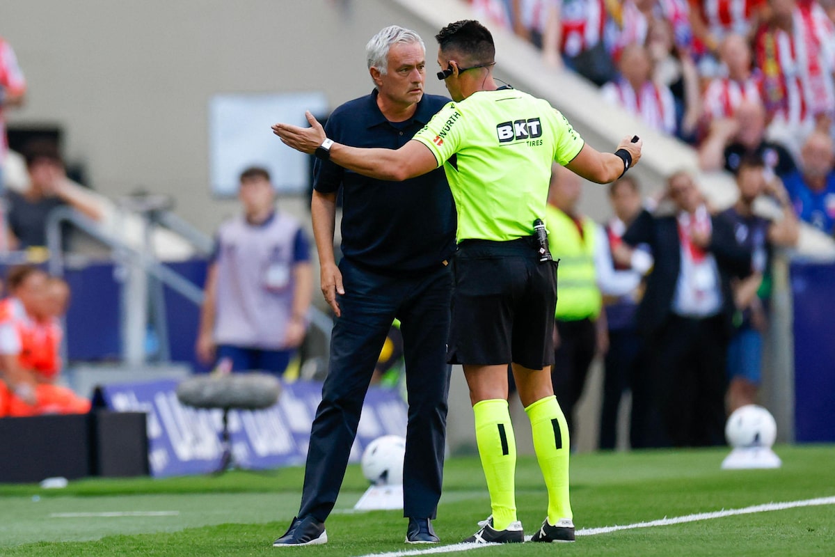 Real Madrid e José Mourinho detonam árbitro após derrota em dérbi: ‘Foi tudo muito estranho’; veja