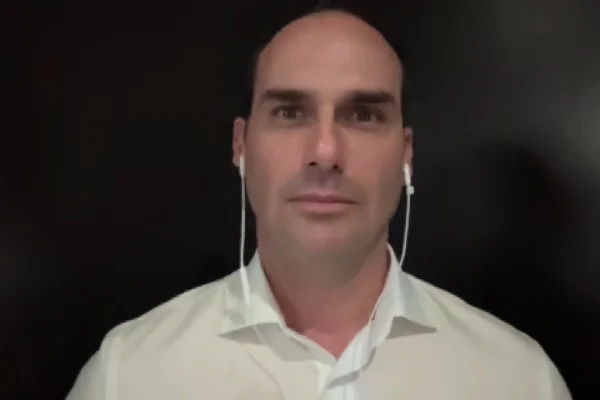 Saiba se Eduardo Bolsonaro ainda pode recorrer da demissão da PF