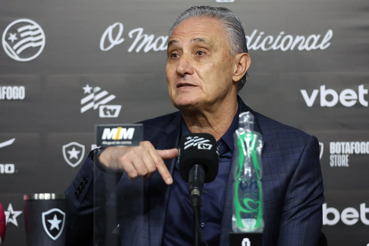 Tite é apresentando no Botafogo e diz estar readaptado ao futebol de clubes