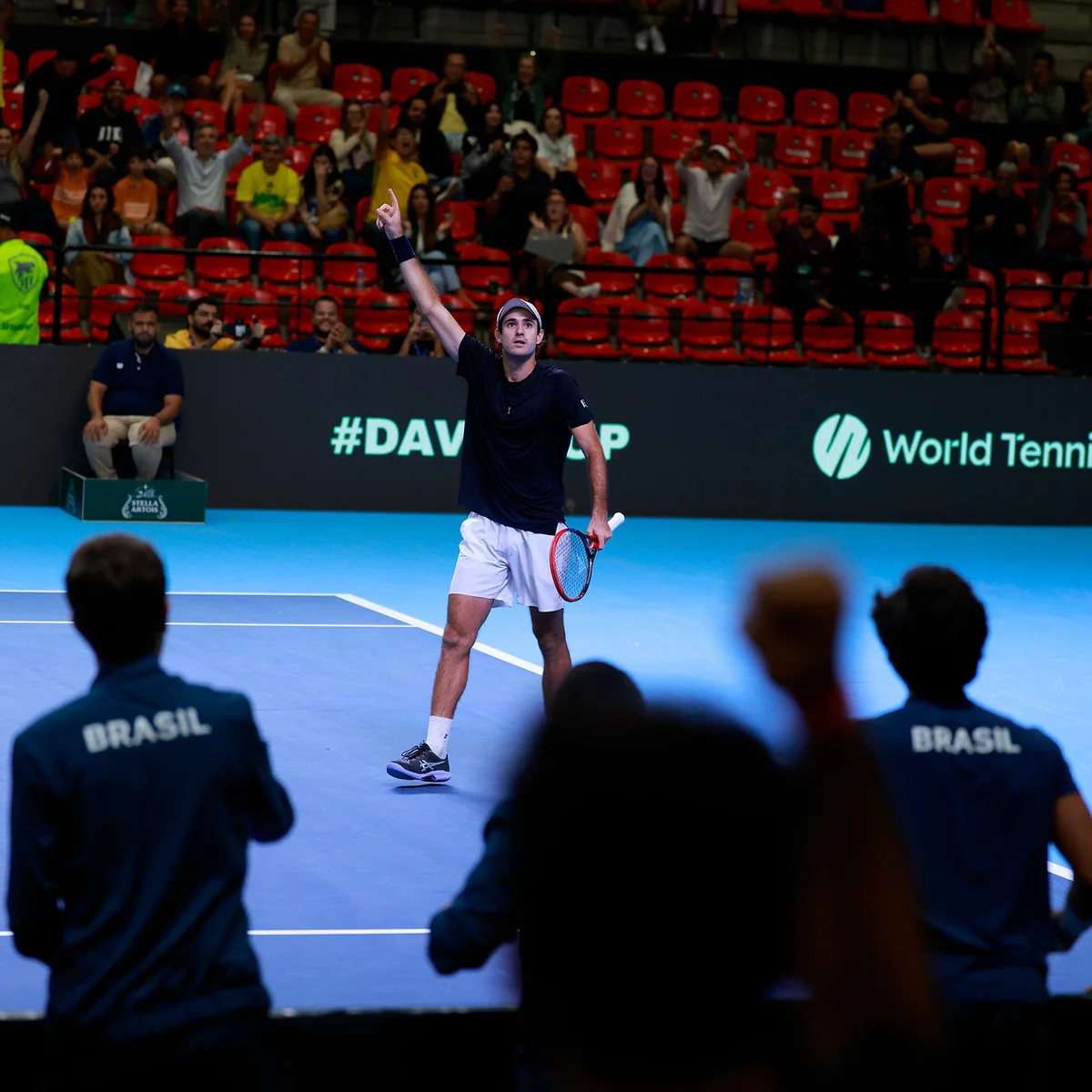 Gustavo Heide vence Wawrinka e coloca Brasil em vantagem na Copa Davis
