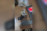 Uma arma de fogo foi apreendida