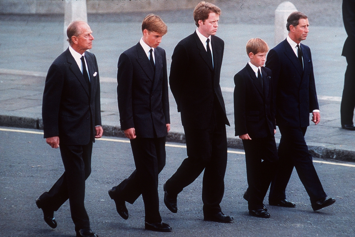 Confira 4 acusações do irmão da princesa Diana ao rei Charles em livro