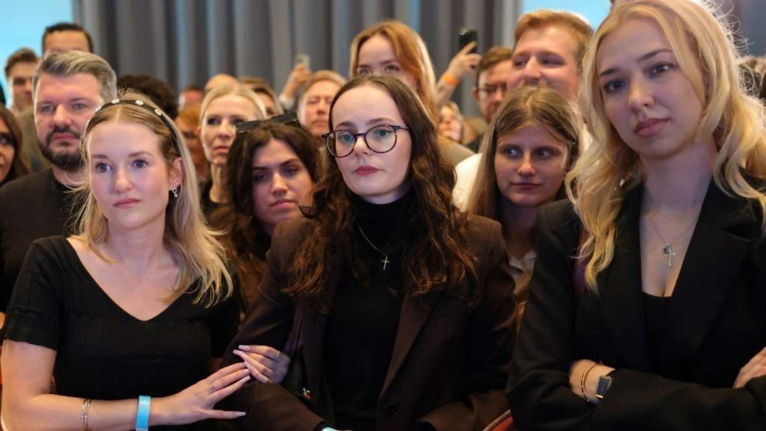 Houve uma reação discreta às pesquisas de boca de urna durante o evento da CDU na noite da eleição, em Berlim