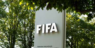 Placa da sede da FIFA Foto: Robert Hradil/Getty Images / Esporte News Mundo