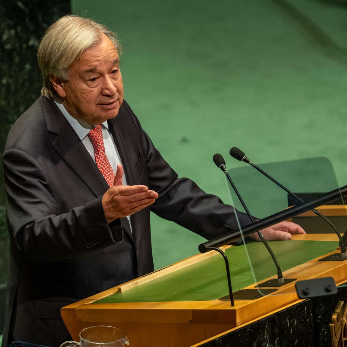 Guterres abre Assembleia Geral da ONU com apelo por 'diálogo' no Oriente Médio