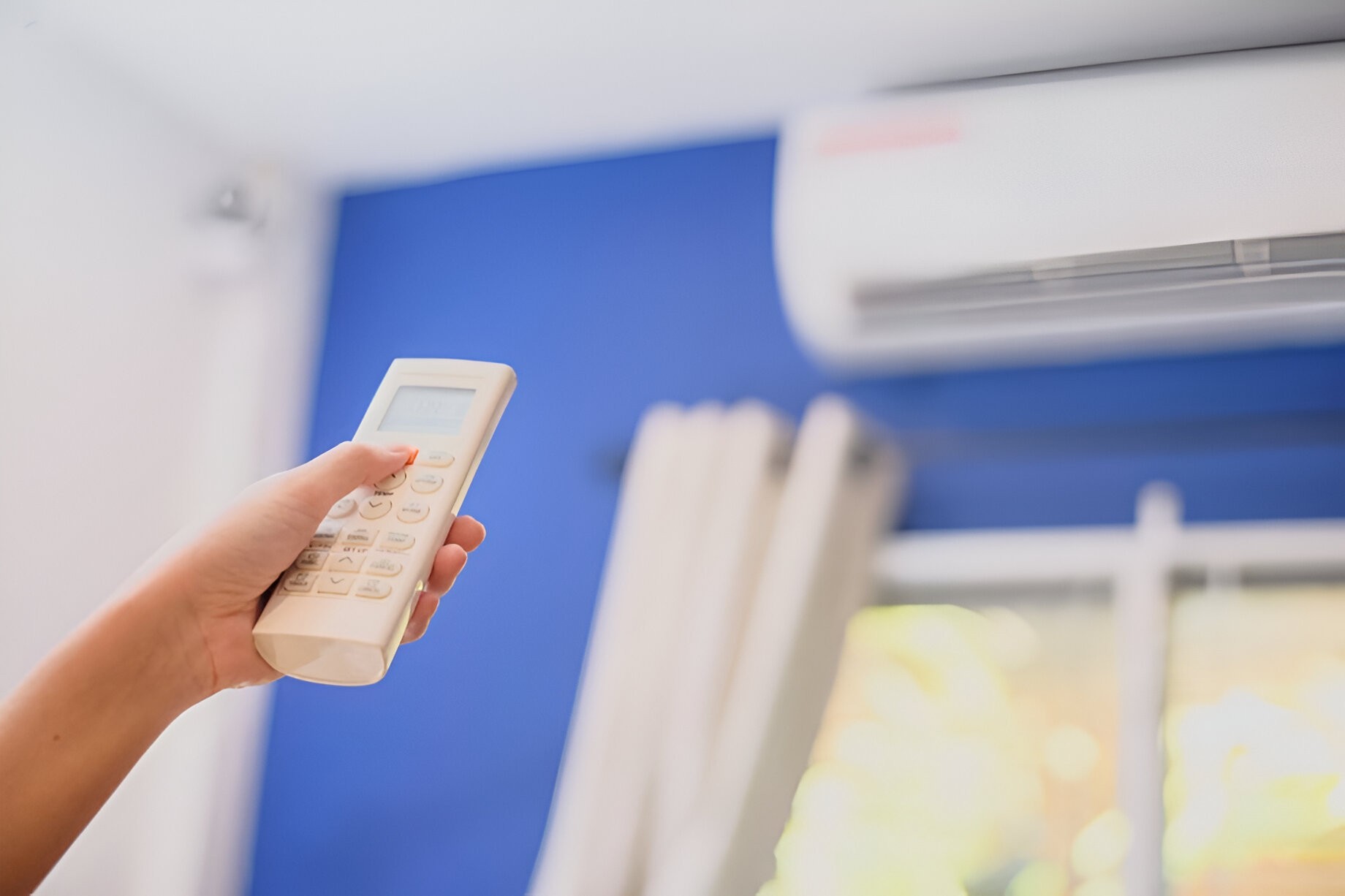 Ar-condicionado em 23°C: é a temperatura certa para dormir e trabalhar?