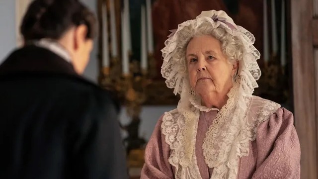 Atriz Stephanie Cole, famosa por viver 'A Viúva Negra', morre aos 84 anos