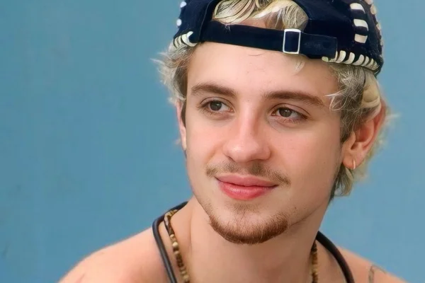 Paraíso Perdido: Juliano Floss viverá jovem que quer se vingar do pai