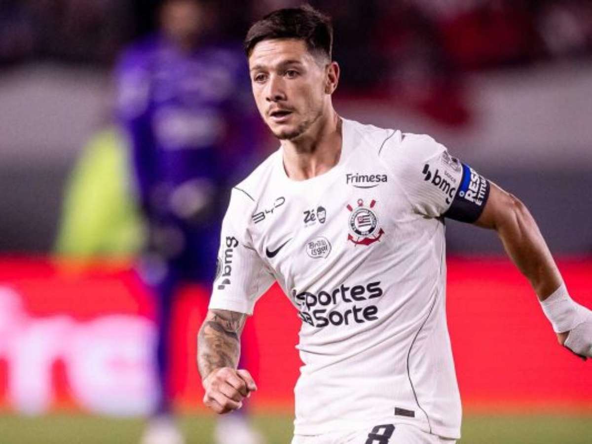 Garro pede apoio a Memphis Depay: "Tem que estar perto dele"