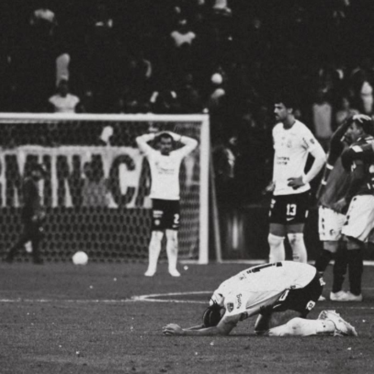 Memphis fala pela 1ª vez após pênalti perdido e pede desculpas à torcida do Corinthians: 'Coração partido'