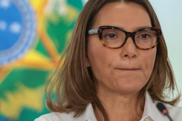 Janja critica bolsonarismo e afirma: “Não vamos voltar para as trevas”