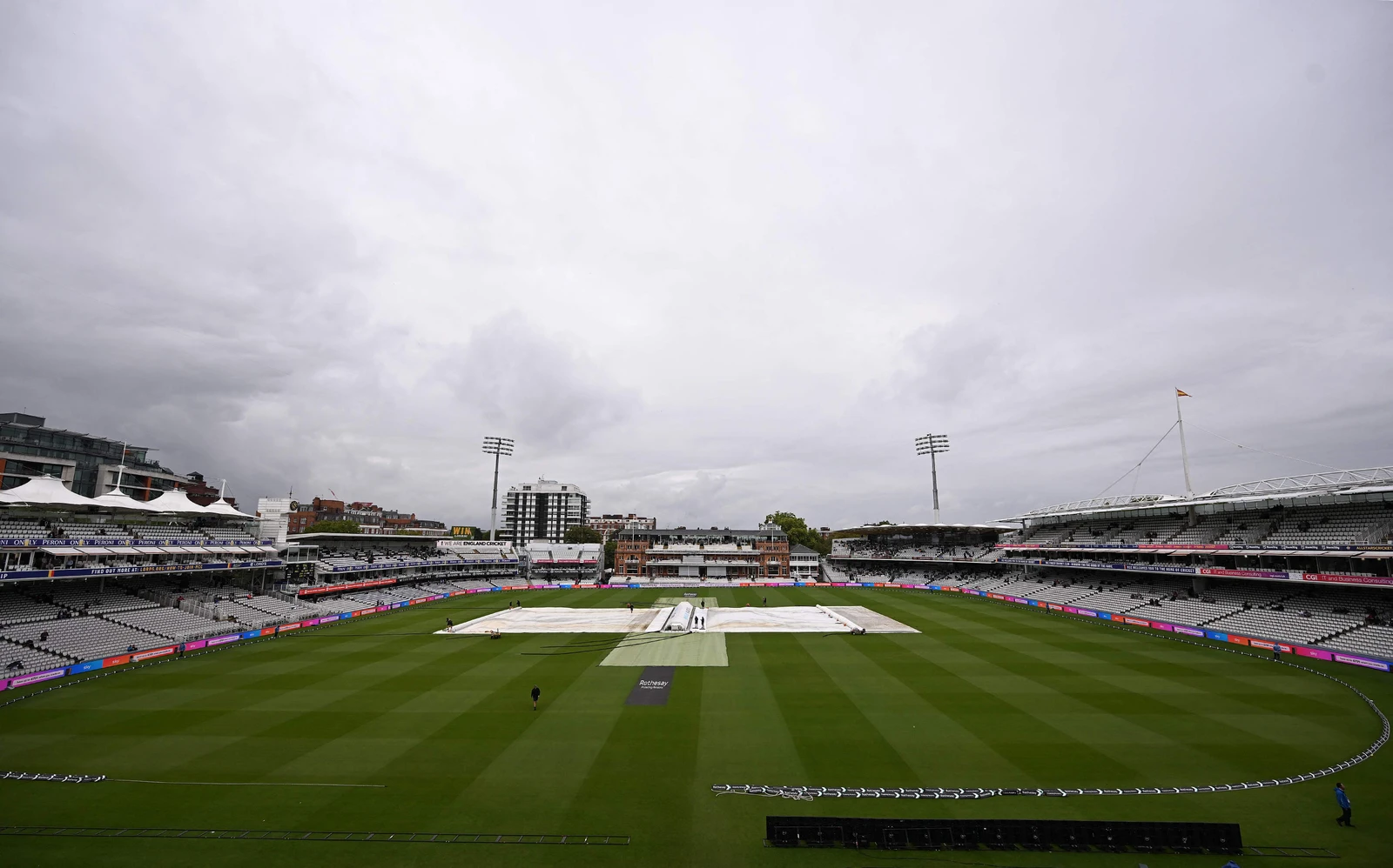 O versátil Jacks brilha enquanto a Inglaterra derrota o Sri Lanka no 1º ODI