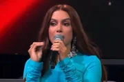 Samba no pé de Anitta dá o que falar e web cita Virginia. Veja vídeo