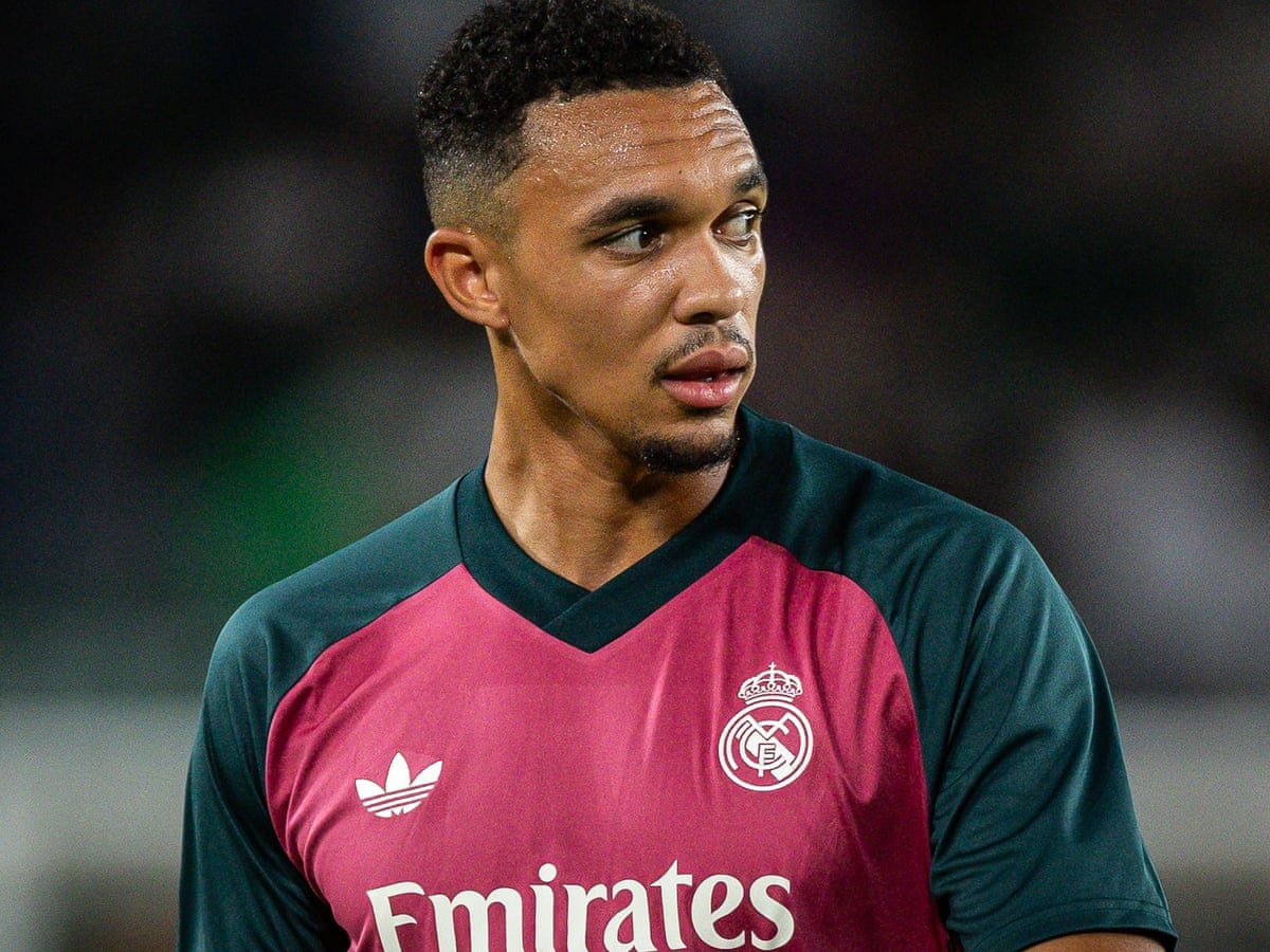 Trent Alexander-Arnold retorna à convocação da Inglaterra com Palmer enquanto Ngumoha é escolhido