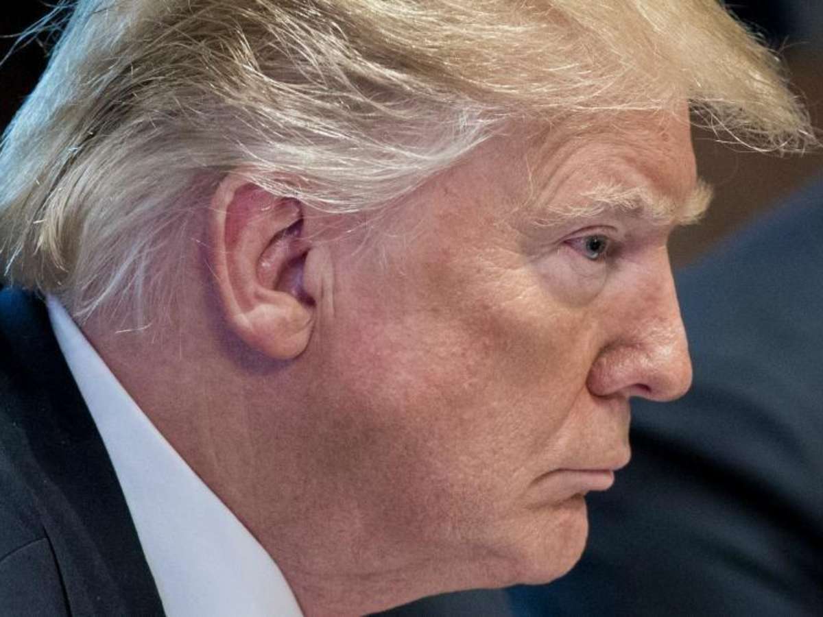 Por que Trump intensificou disputa com a imprensa ao barrar jornalistas da Casa Branca
