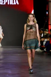 Imagem da matéria: Reptilia, George Azevedo e Rostand celebram a moda no Metrópoles Catwalk