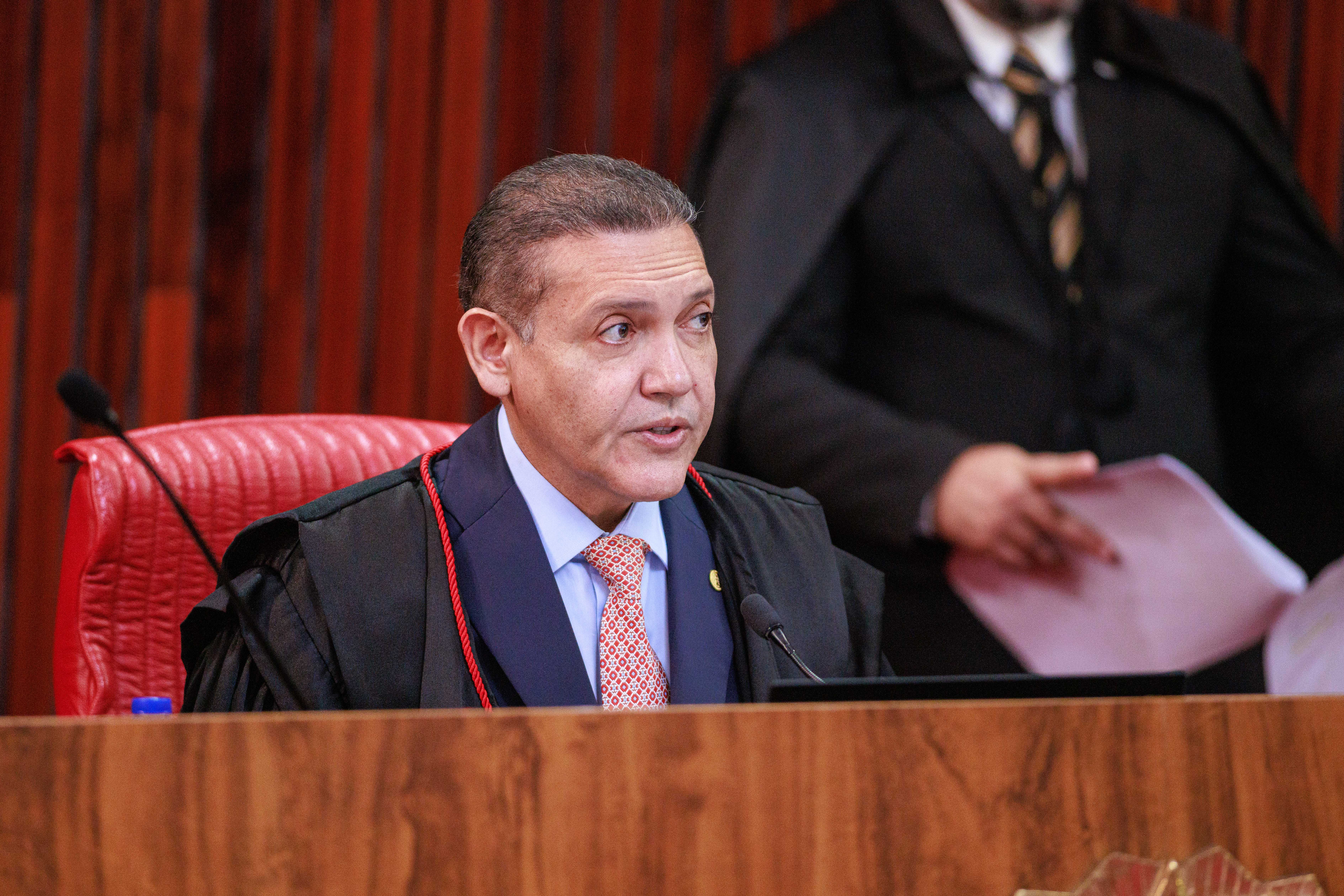 Voto de Nunes Marques no STF é associado a contrato de advocacia sem relação com o tribunal