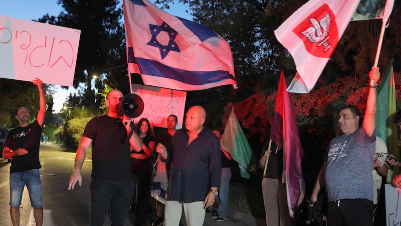 Netanyahu busca lei que revoga a cidadania israelense de quem 'difama' o exército