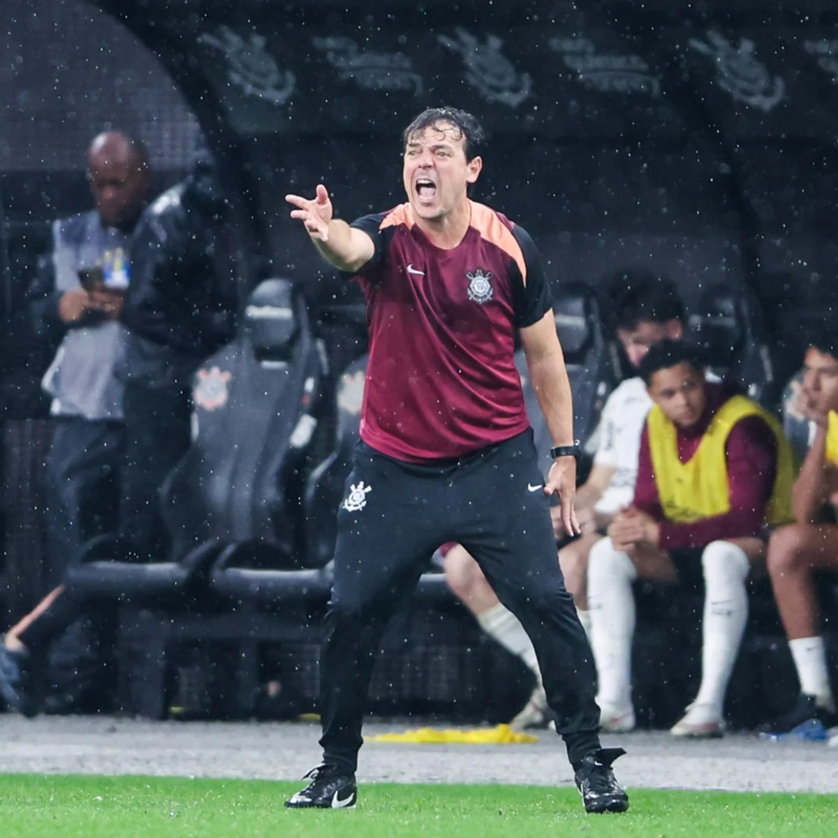 Diniz admite momento ruim no Corinthians: "Tristeza e revolta profunda"