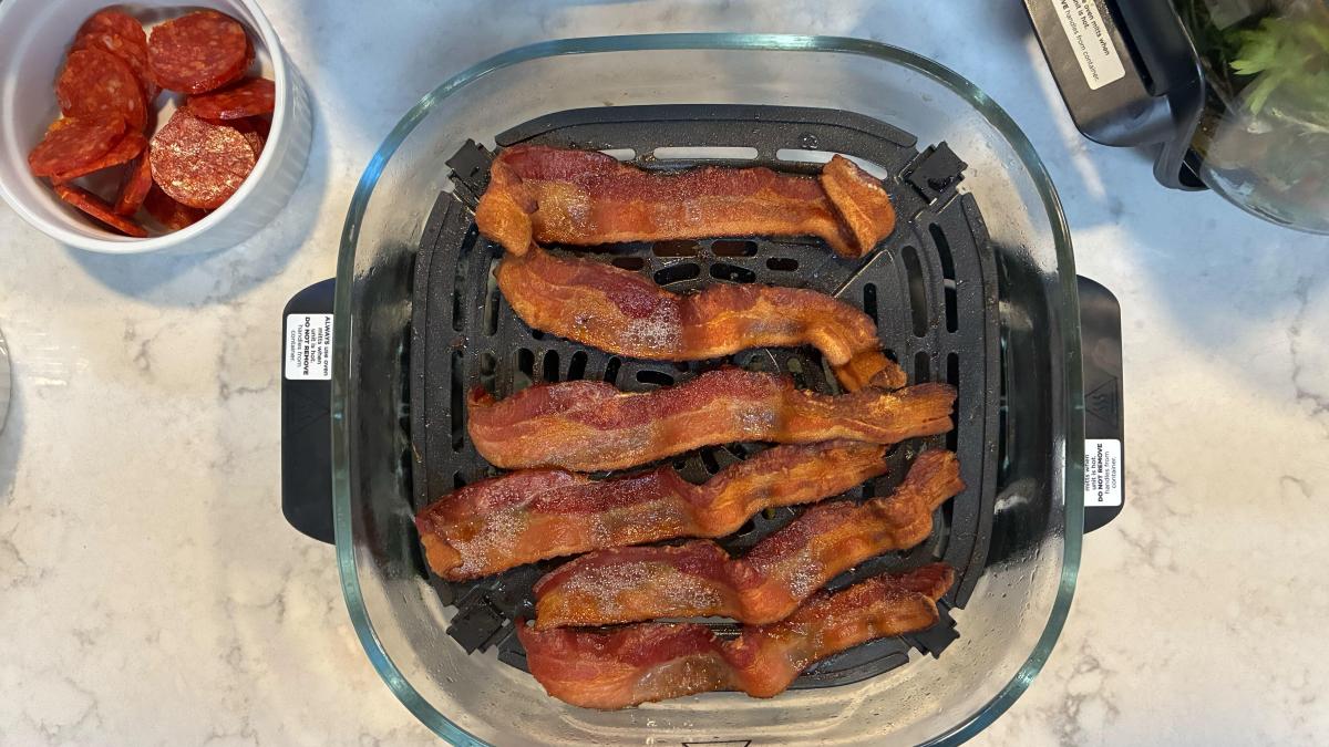 Depois de uma única porção de bacon no air fryer, parei de usar minha frigideira