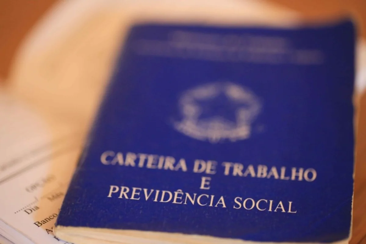 Semana começa com mais de mil oportunidades de emprego no DF