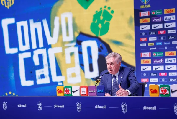 Comissão técnica do Brasil desembarca na Austrália para os amistosos