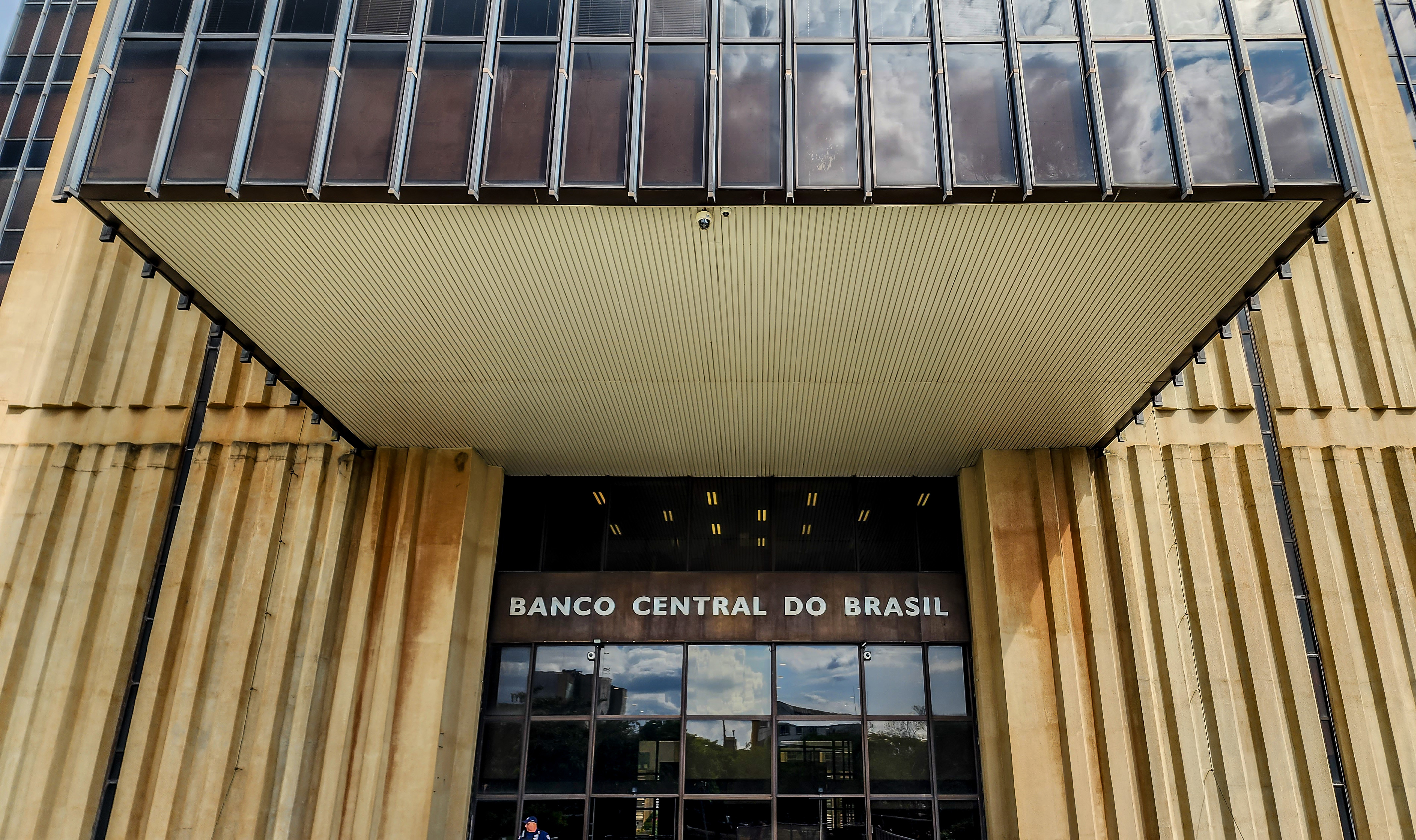 Copom mantém postura restritiva e diz que magnitude do ciclo será ajustada conforme cenário
